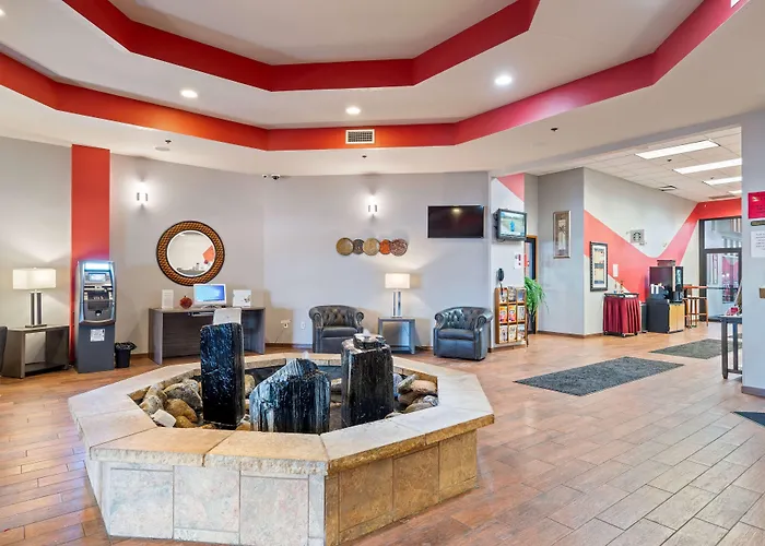 Ramada By Wyndham Sioux Falls Airport - Waterpark Resort & Event Center